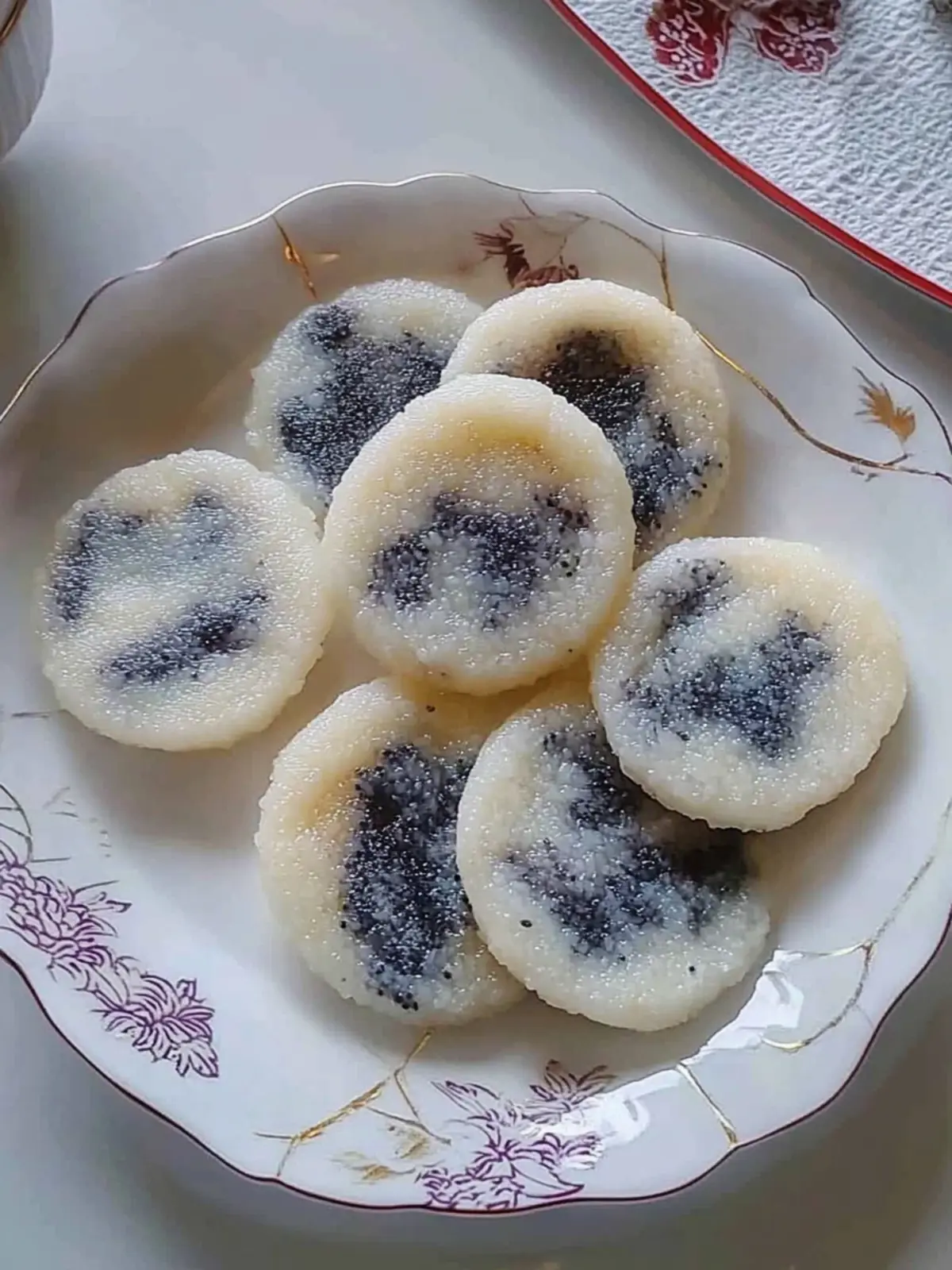Glutinous Rice Cakes with Sweet Black Sesame Filling Bliss 4 Glutinous Rice Cakes with Sweet Black Sesame Filling