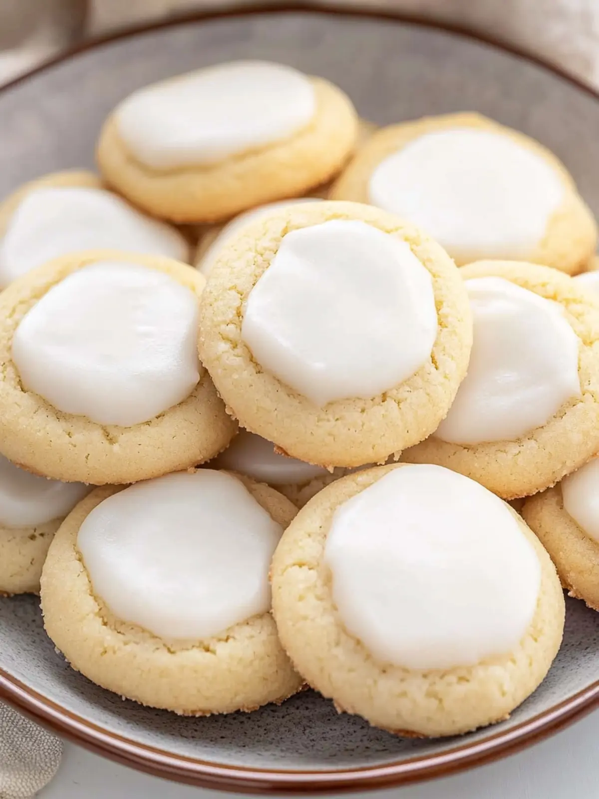 Delicious Almond Meltaway Cookies That Melt in Your Mouth 5 Almond Meltaway Cookies