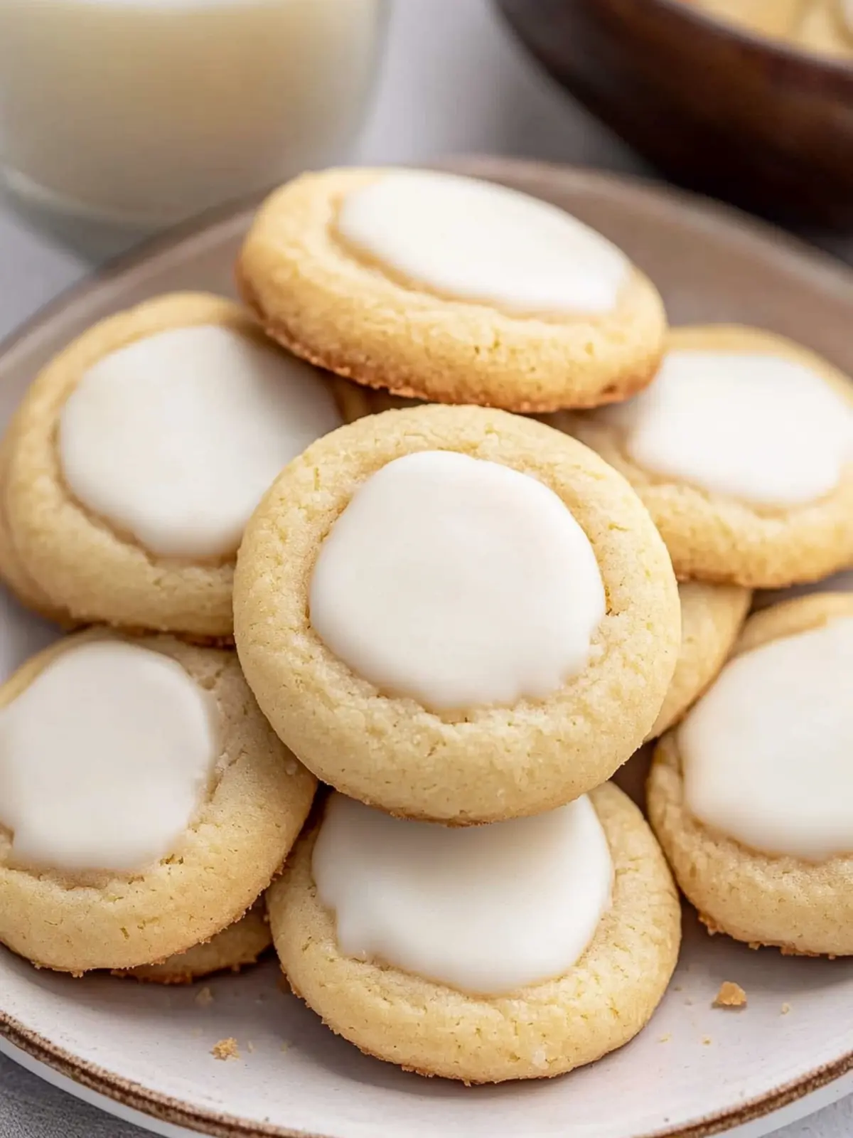 Delicious Almond Meltaway Cookies That Melt in Your Mouth 2 Almond Meltaway Cookies