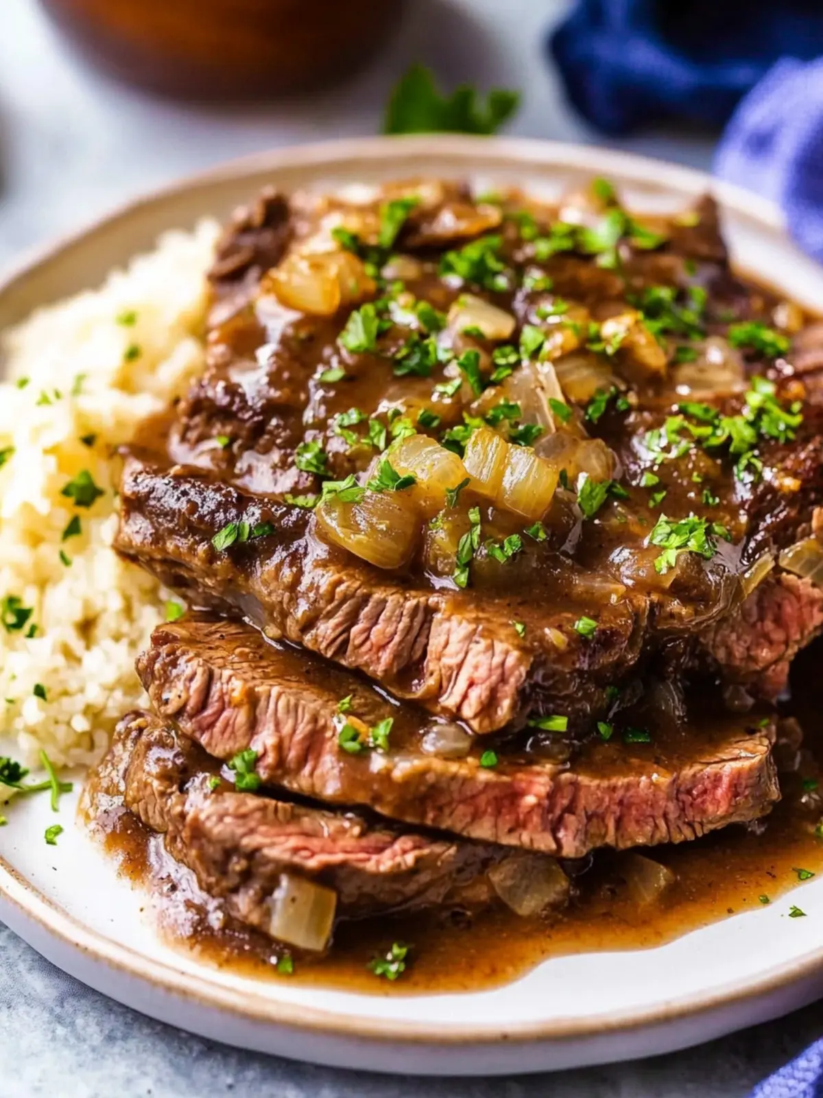 Melt-in-Your-Mouth Slow Cooker Smothered Steak Recipe 5 Slow Cooker Smothered Steak