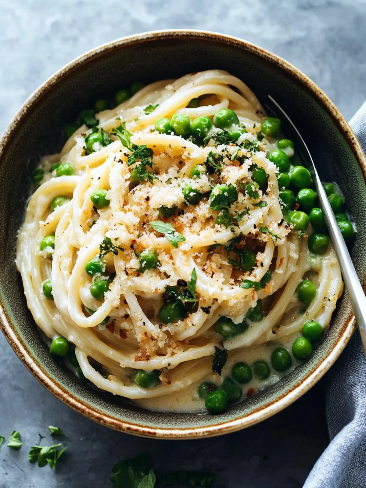 Garlic Cream Bucatini with Peas and Asparagus: Spring's Comfort Food 2 Garlic Cream Bucatini with Peas and Asparagus